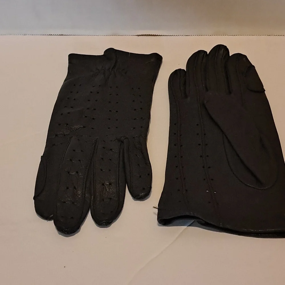 Vintage Leather Driving Gloves Perforated Elegant Sophisticated Fitted Preowned
